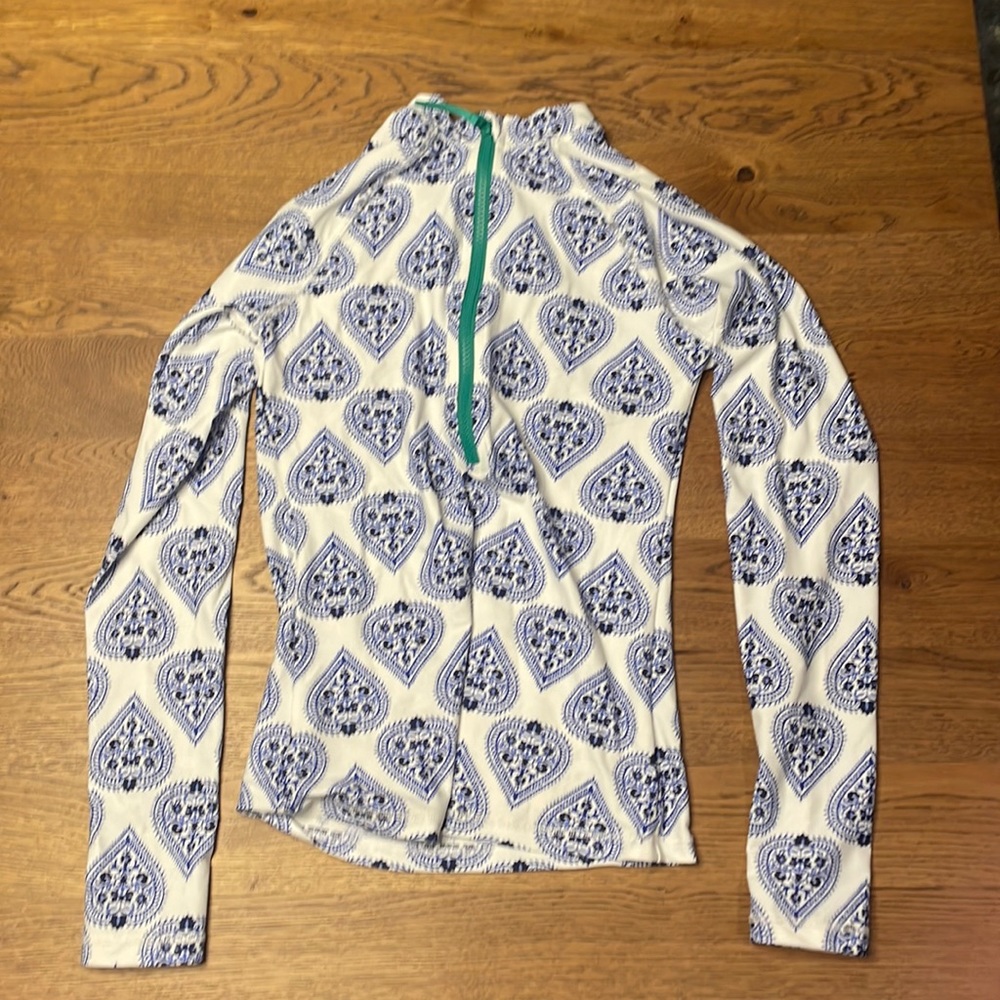 Small jcrew rash guard